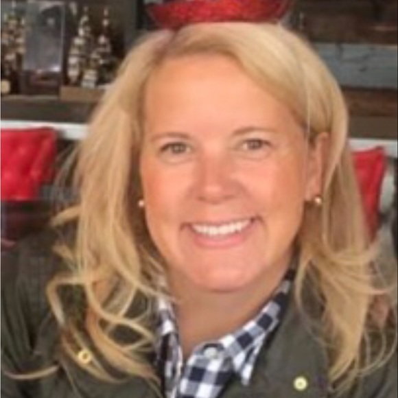 Meet your Posher, Jennifer - Picture 2 of 2